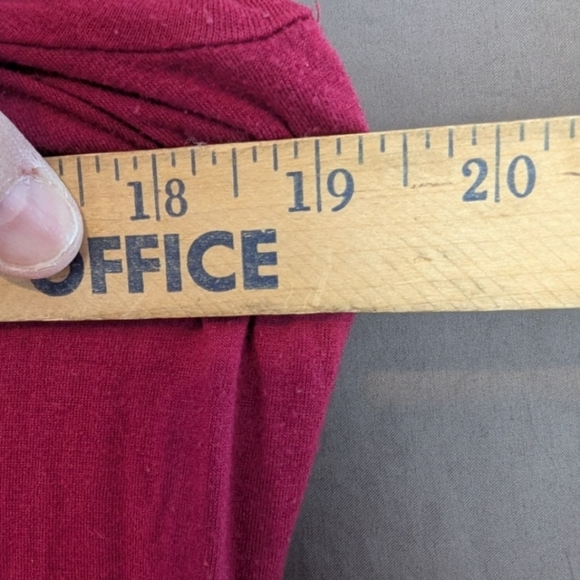 Ariat small long sleeve tshirt in hot pink with stain and fading - Picture 9 of 10